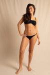 anja low-rise bottom l'époustouflante black plain background