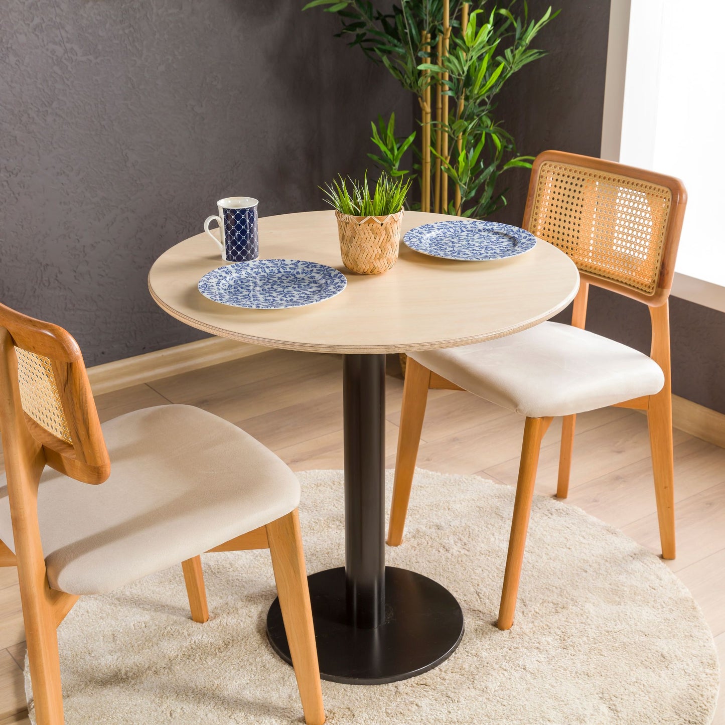 Birch Plywood Round Dining Table with Metal Tulip Leg