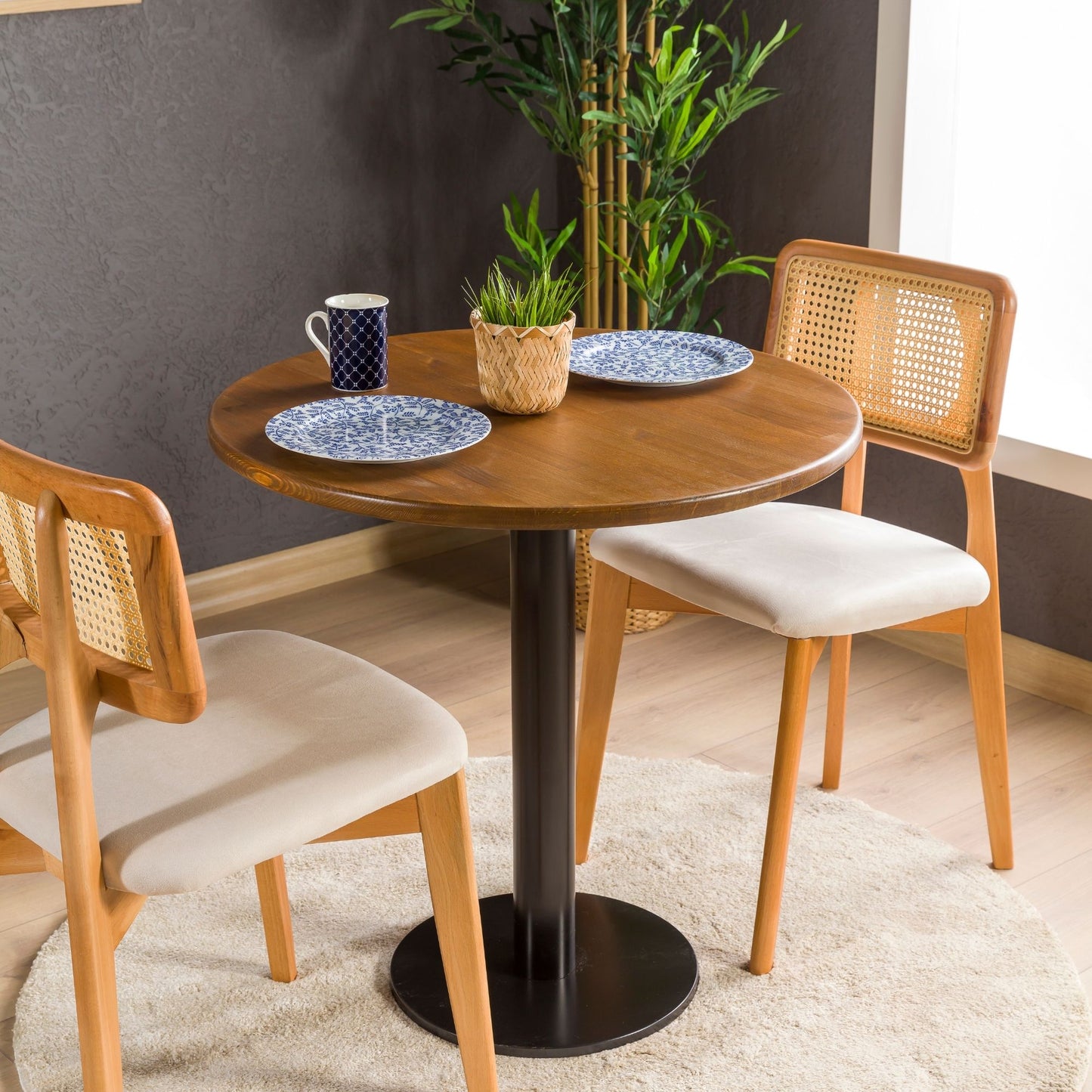 Solid Pine Wood Round Dining Table with Metal Tulip Leg